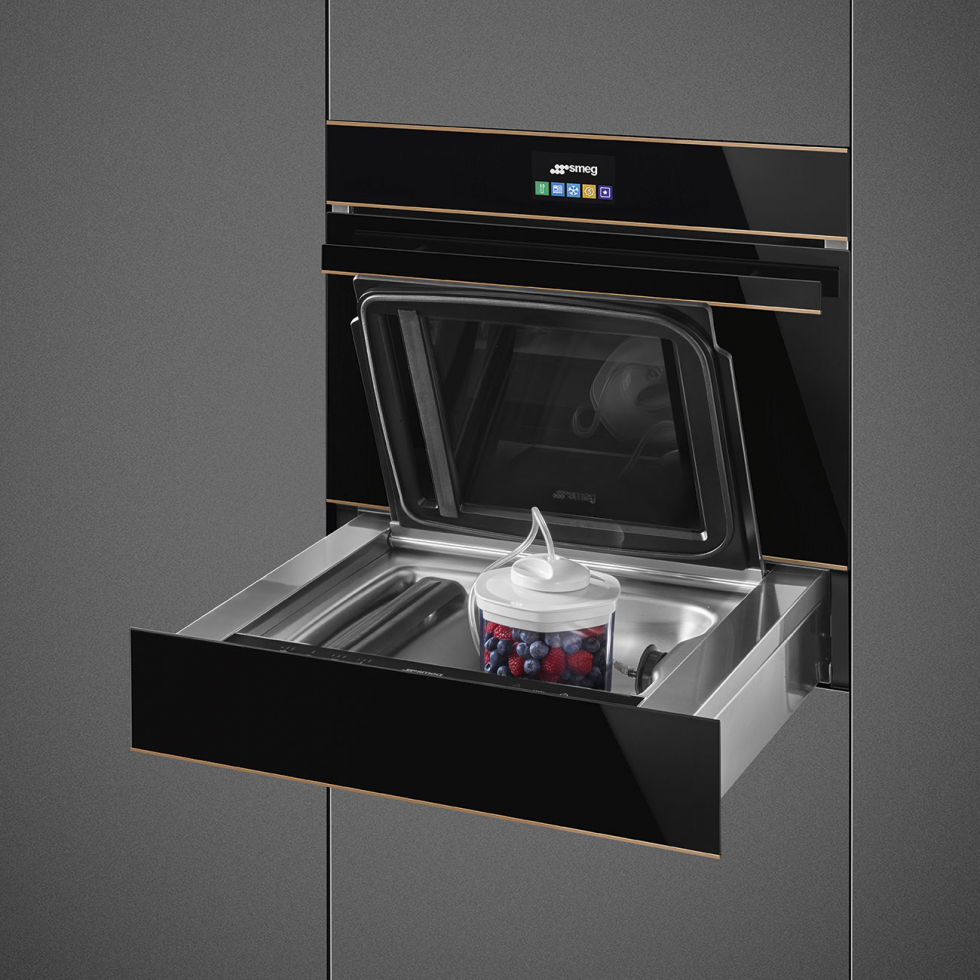 вакууматор Smeg CPV615NR купить