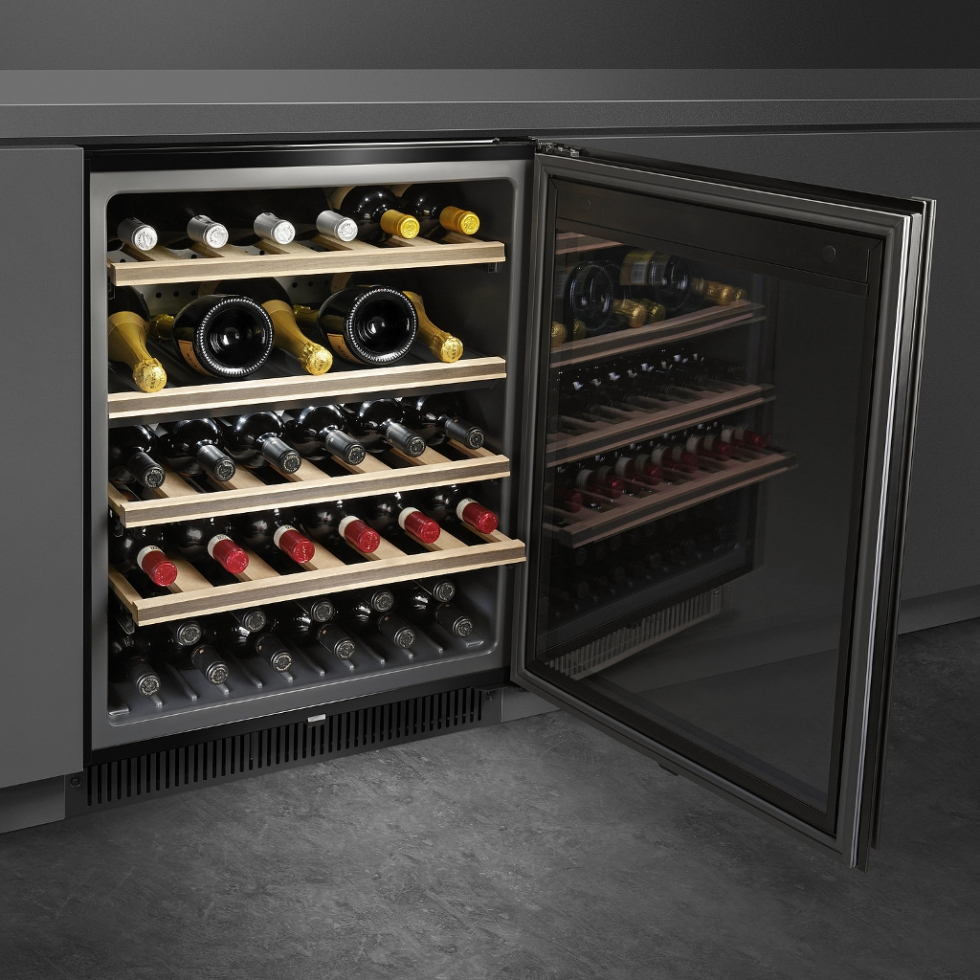 винный шкаф встраиваемый Smeg CVI638RN3 купить