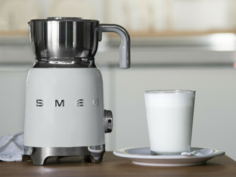 вспениватель молока Smeg MFF11WHEU купить