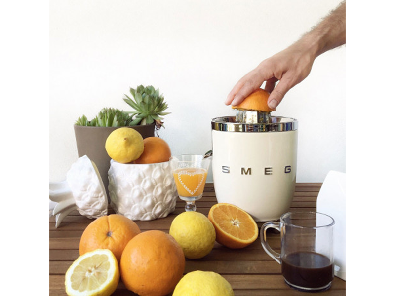 соковыжималка Smeg CJF11WHEU купить