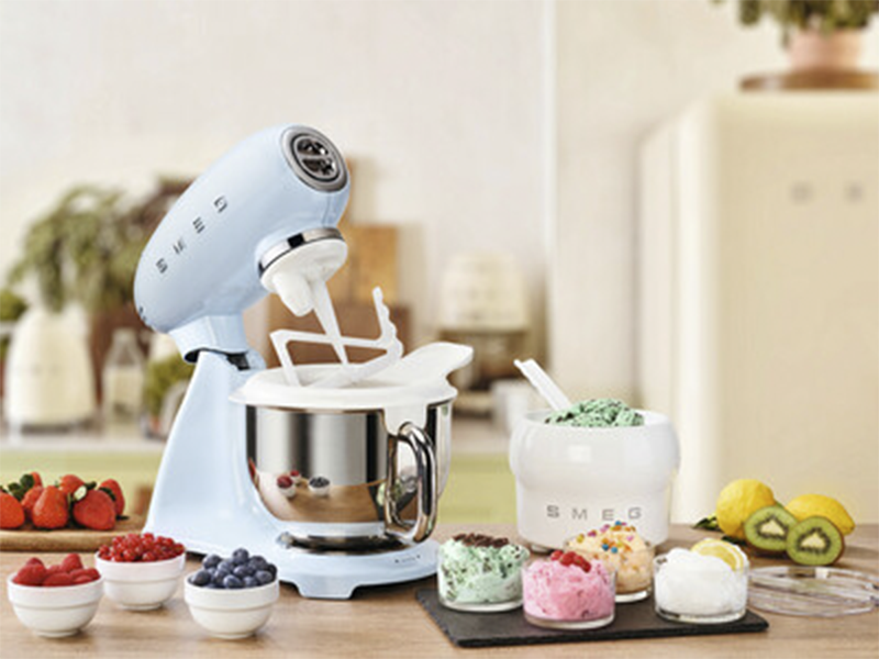 миксер Smeg SMF03PBEU купить