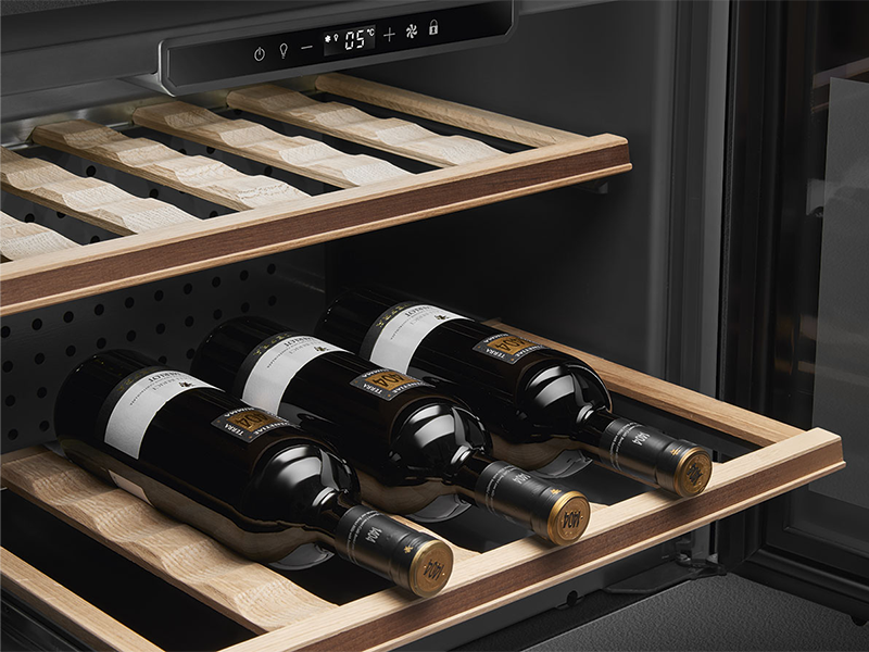 винный шкаф встраиваемый Smeg CVI121G купить