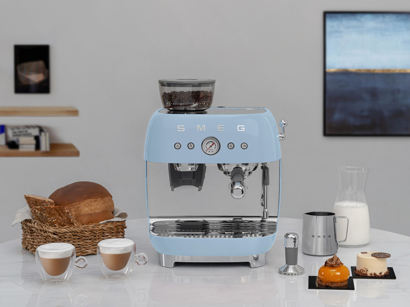 кофеварка Smeg EGF03PBEU купить