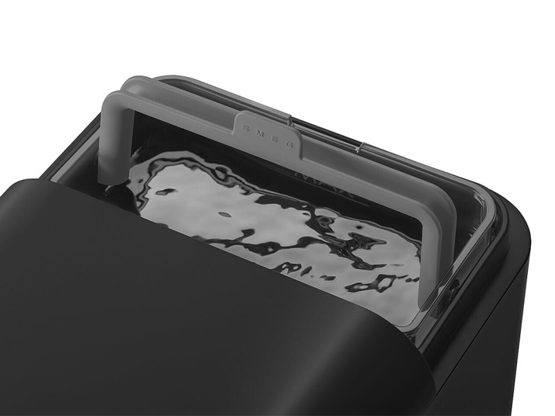 кофеварка Smeg BCC13BLMEU купить