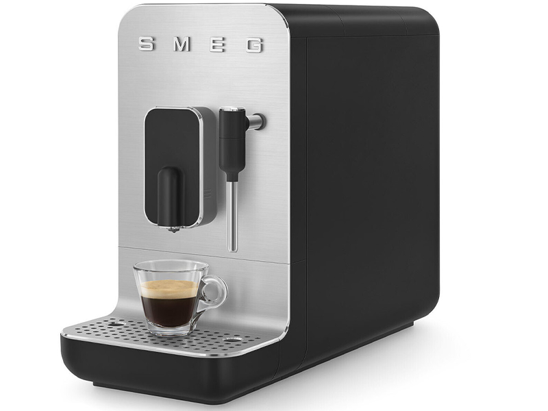 кофеварка Smeg BCC12BLMEU купить