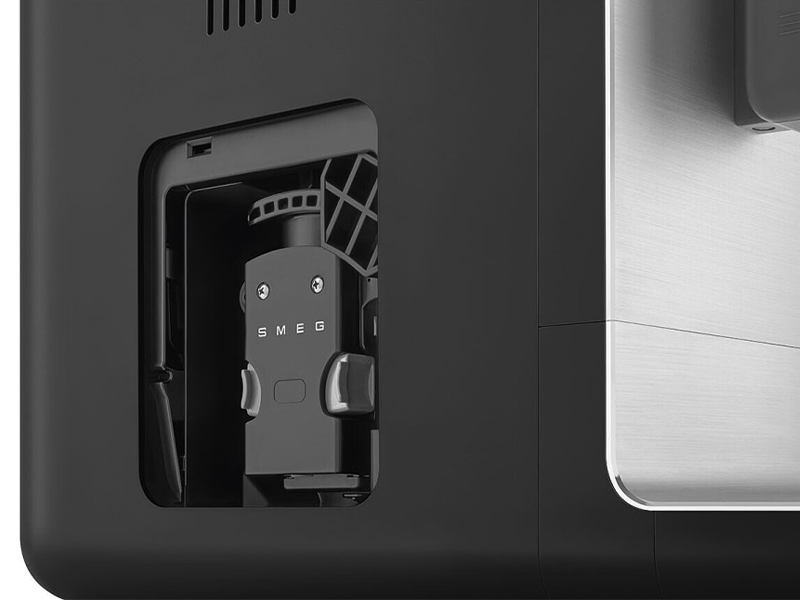 кофеварка Smeg BCC11BLMEU купить