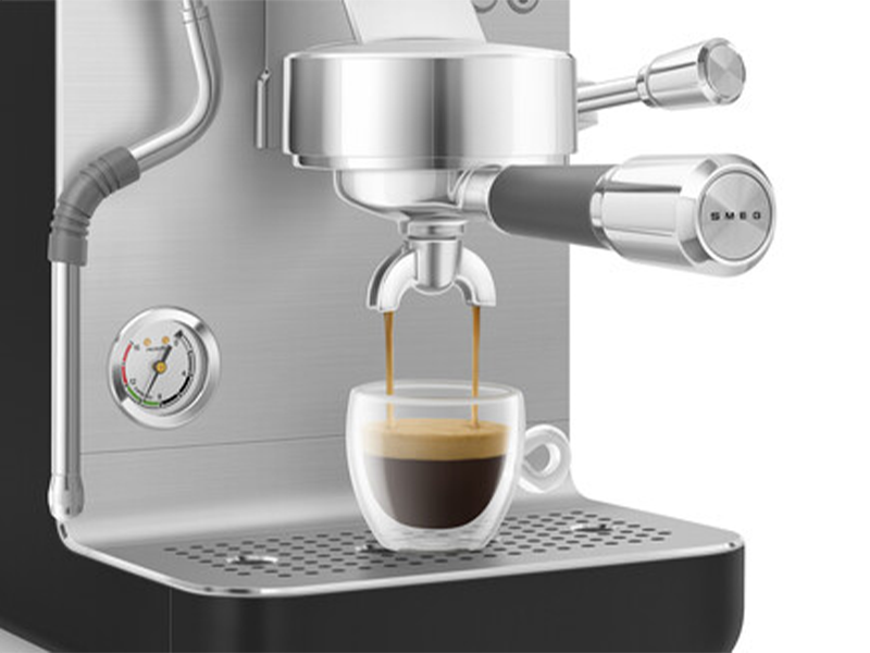 кофеварка Smeg EMC02BLMEU купить