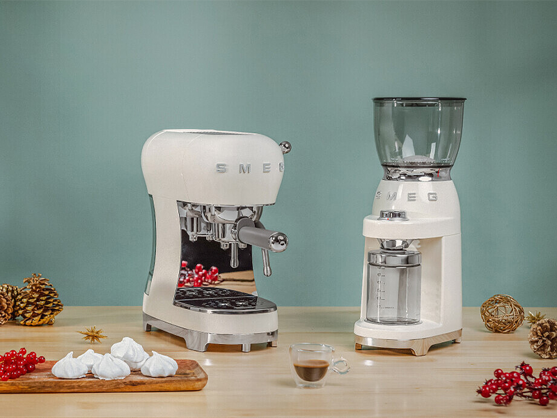 кофемолка Smeg CGF11CREU купить