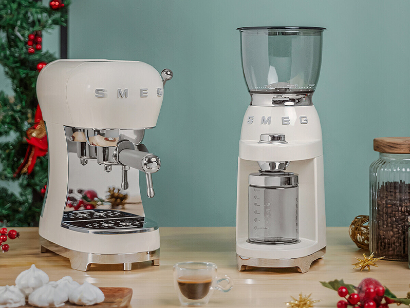 кофемолка Smeg CGF11CREU купить