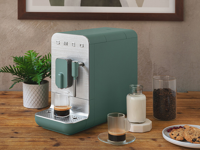 кофеварка Smeg BCC12EGMEU купить