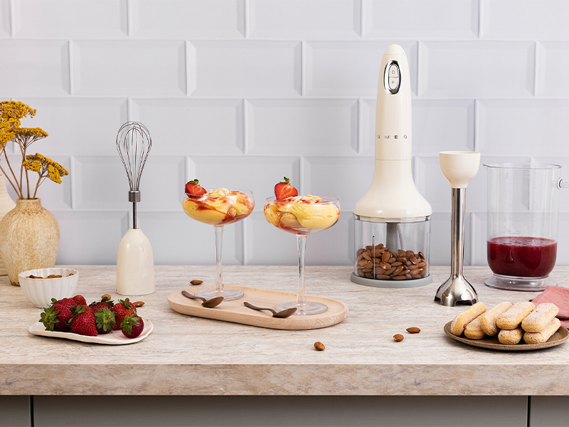 блендер Smeg HBF03CREU купить