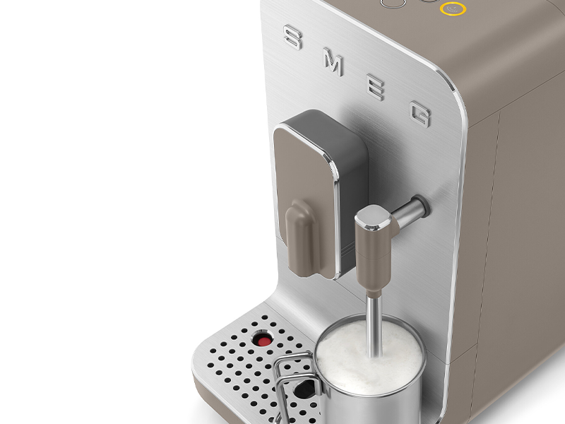 кофеварка Smeg BCC12TPMEU купить