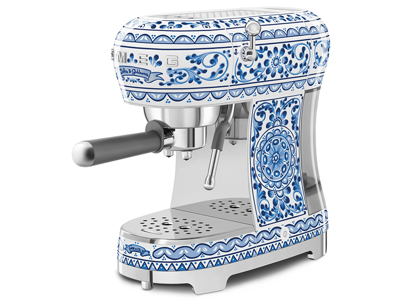 кофеварка Smeg ECF02DGBEU купить