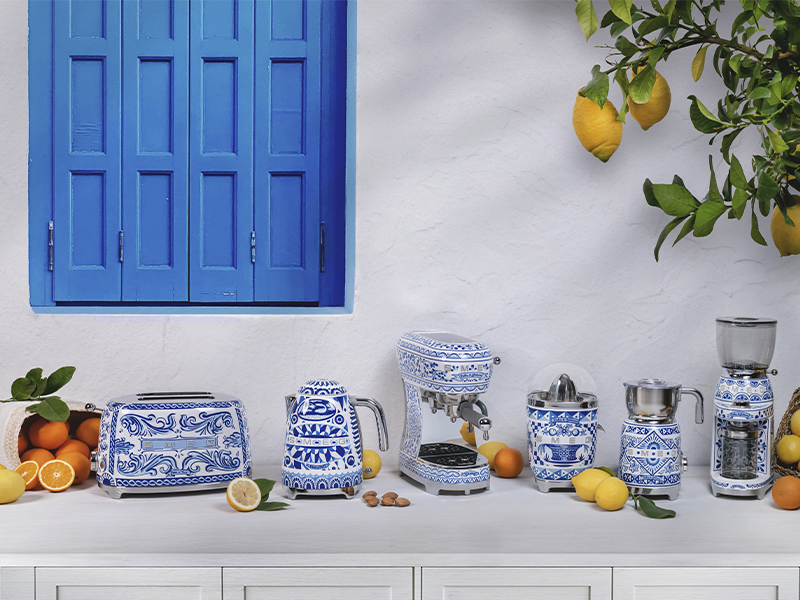 кофеварка Smeg ECF02DGBEU купить