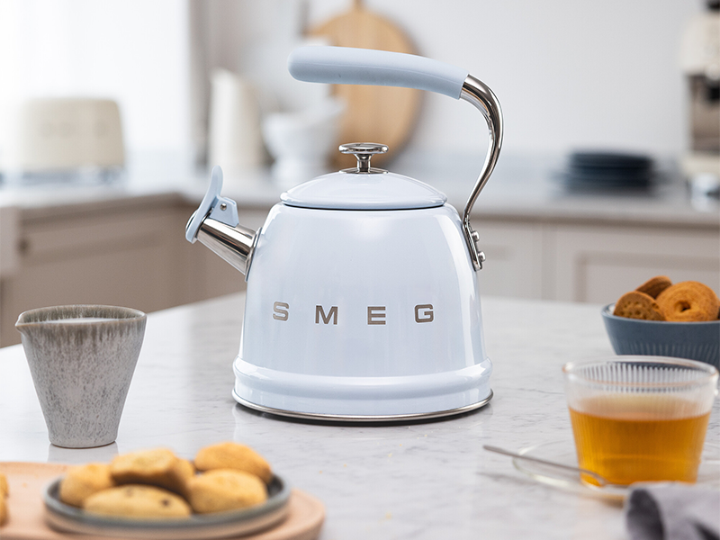 чайники кухонные Smeg WKF01PB купить