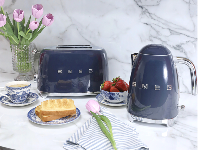 чайник Smeg KLF03NBEU купить