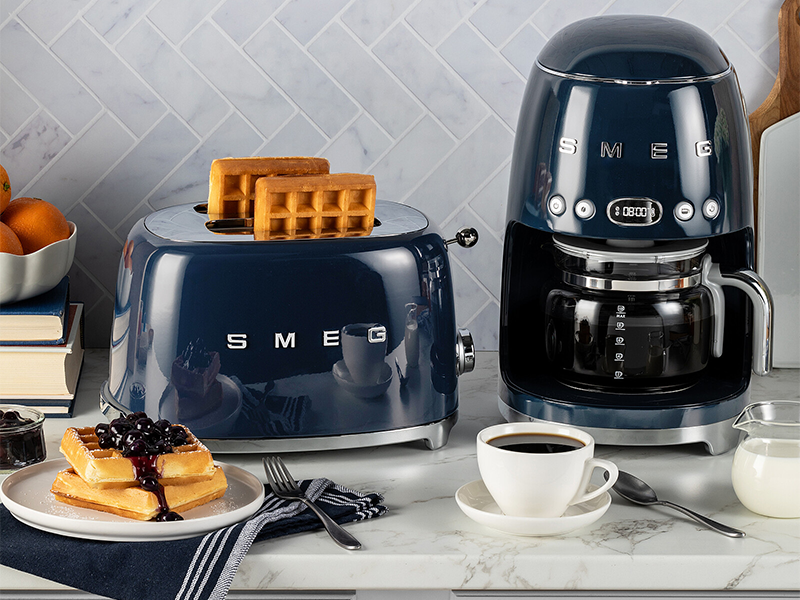 кофеварка Smeg DCF02NBEU купить