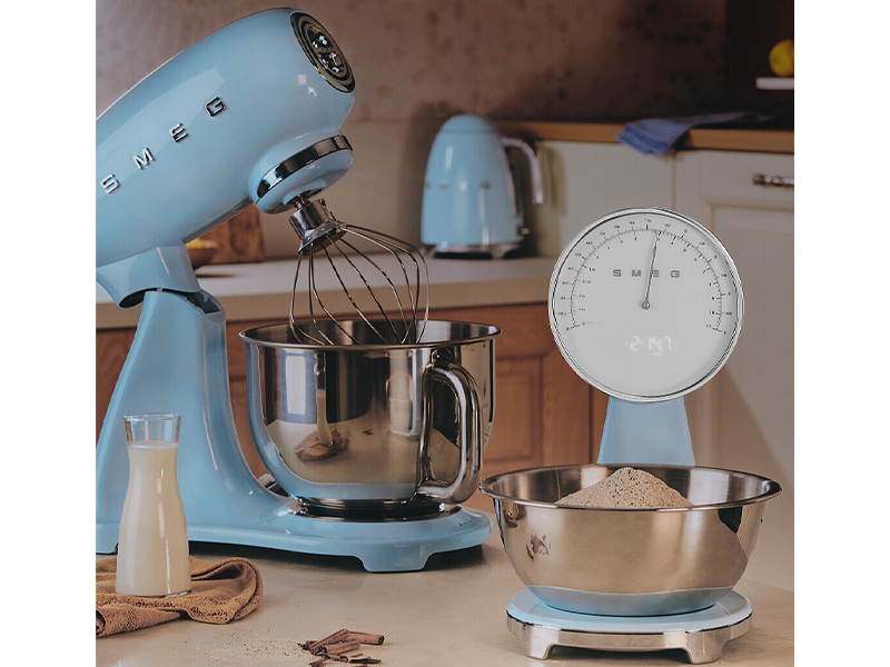 весы кухонные Smeg KSF01PBWW купить