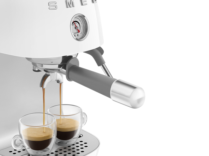 кофеварка Smeg ECF03WHEU купить